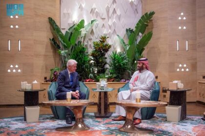 Saudi Crown Prince Meets Former President Bill Clinton: A Historic Visit