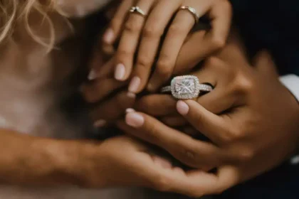 Couple Divorces