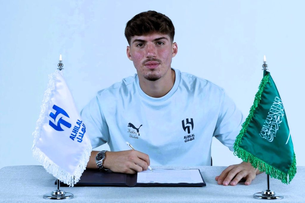 Al Hilal sign Yusuf Akcicek
